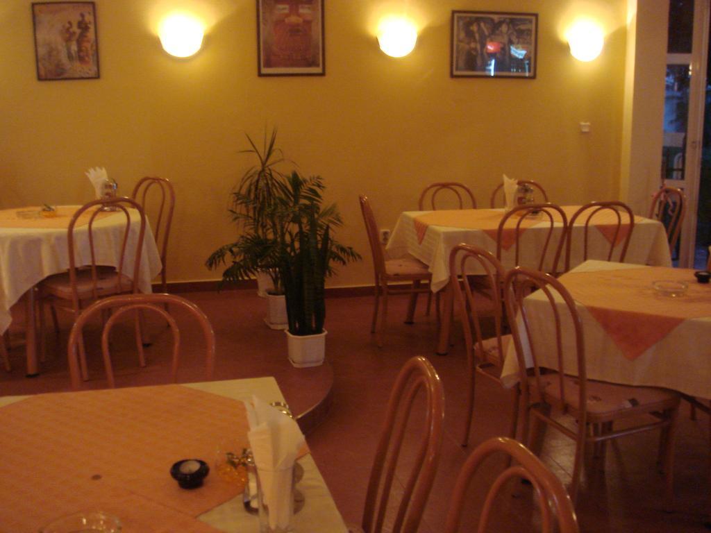 Family Hotel Central Kranevo Dış mekan fotoğraf